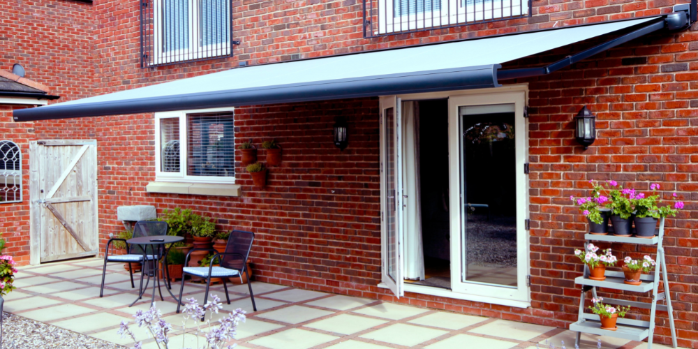 Full cassette patio awning