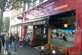 Signwriting on Restaurant Awning