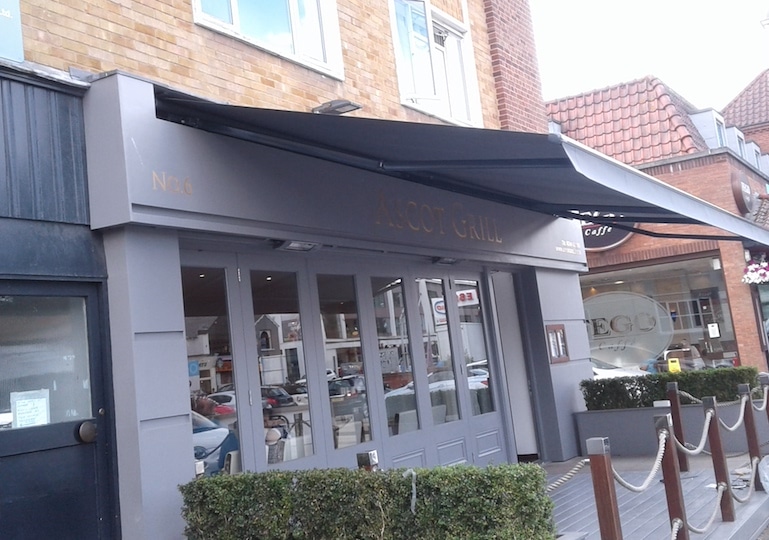 Weinor Topas Commercial Awning Roché